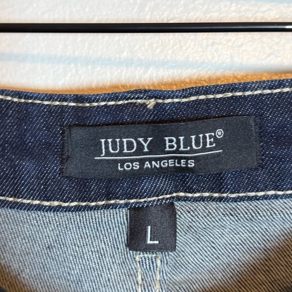 Judy Blue Dark Wash Cuffed Shorts - Picture 3 of 6